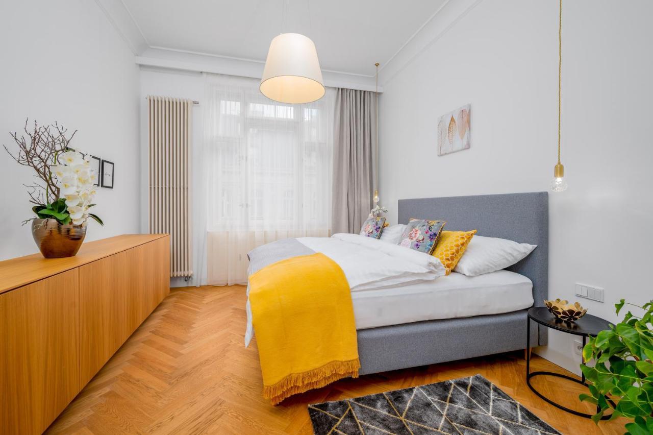 Days - Old Town - Spacious Praha